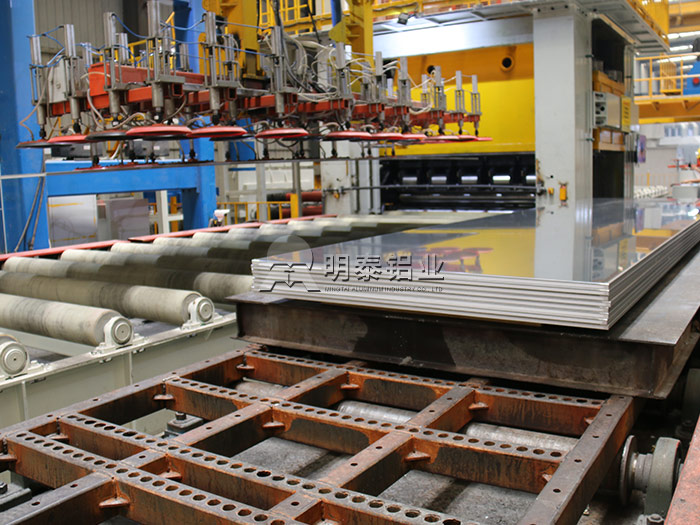 明泰鋁業(yè)5052汽車鋁板直銷廠家_價(jià)格優(yōu)惠